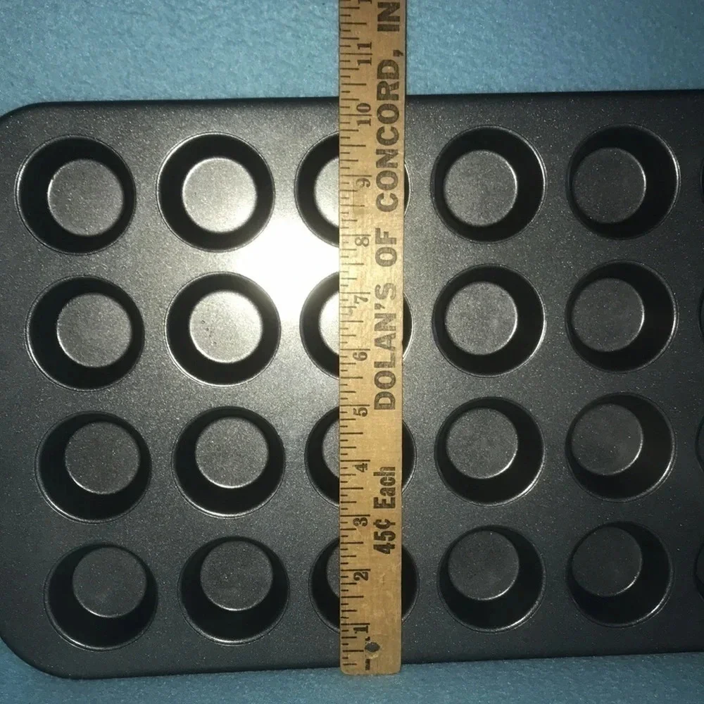 Mini muffins or cupcake bakeware teflon coated thick rolled edges makes 24